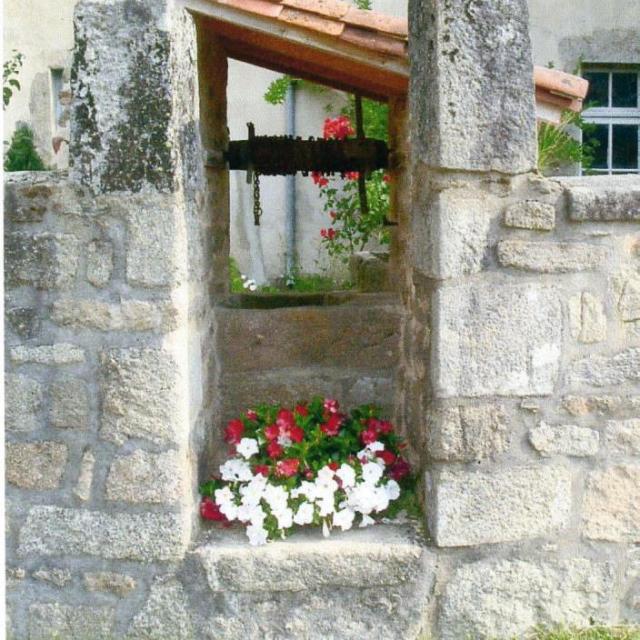 Lioux Les Monges Puits ©lioux Les Monges