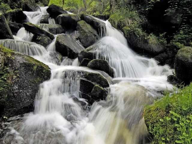 Cascade d'Augerolles à St Pardoux Morterolles dans la Creuse. Site Naturels - rivières Creuse surd Ouest