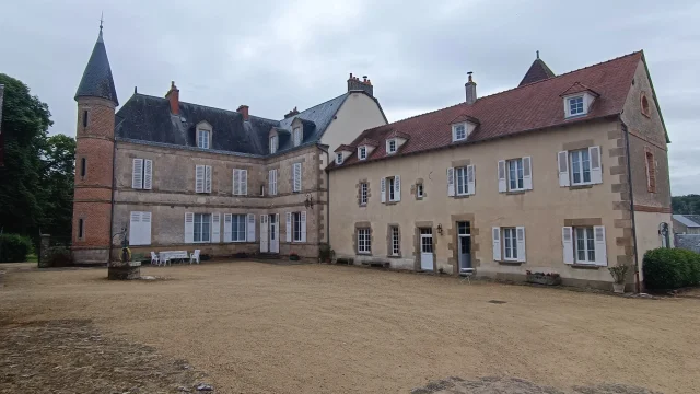 Chateau Cour Dhonneur