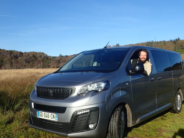 Service chauffeur, guide conférencier, taxi, transport en voiture électrique - Chemins Limousin