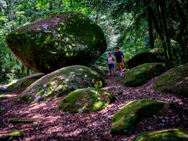 Pierres à légendes de Chabrières - Monts de Guéret