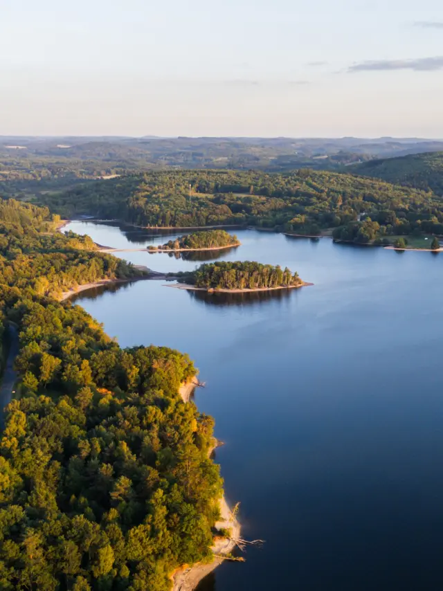 Aerienne_Lac_Vassiviere©CDDLimoges_manza-studio