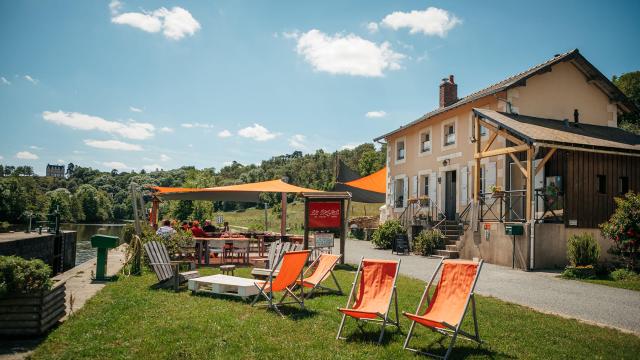 Guinguette Le Beyel De La Maison éclusière De La Benâtre à Origné