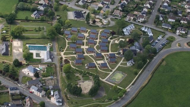 Vue aérienne du village vacances de Sainte-Suzanne