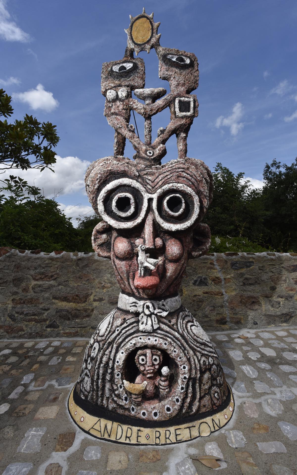 Musée Robert Tatin Portail du tourisme du département La Mayenne