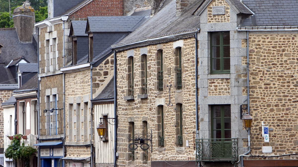 Château fort de Lassay-les-Châteaux | Portail du tourisme du ...