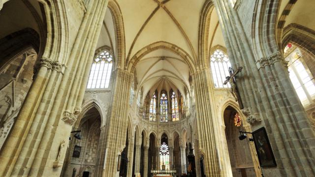 Basilique d'Evron