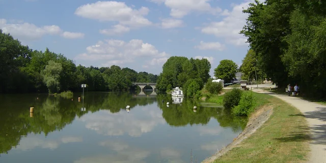 Chemin de Halage à St Baudelle