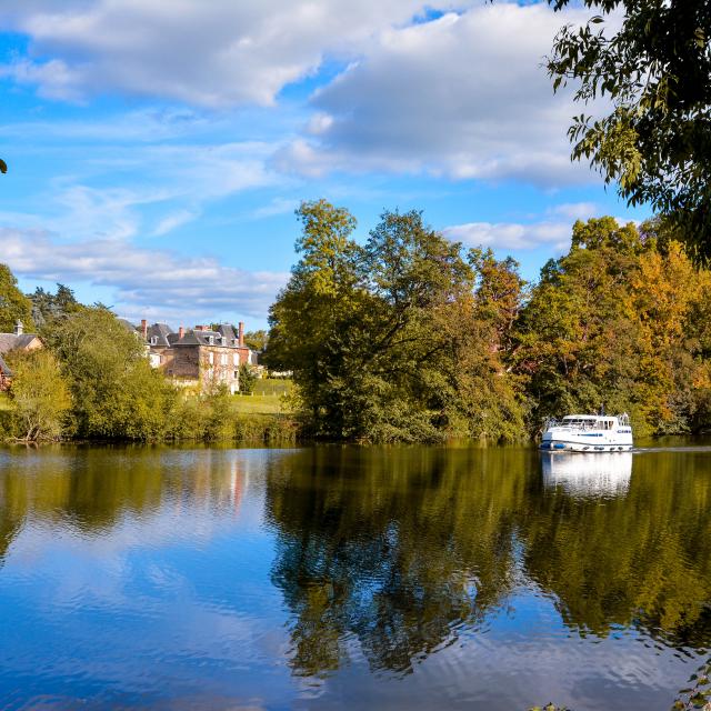 Riviere La Mayenne Houssay Cp Emilie D Mayennne Tourisme