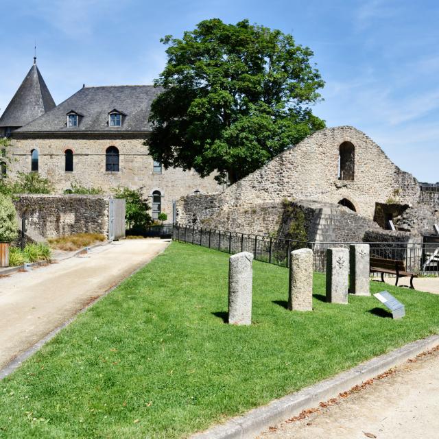 Musee Du Chateau De Mayenne Vallee De Haute Mayenne Mayenne (ville) Cp Pascal Beltrami Mayenne Tourisme 1920px