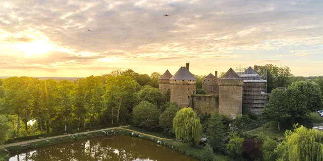 Chateau De Lassay Lassay Les Chateaux Cp Alexandre Lamoureux (6)