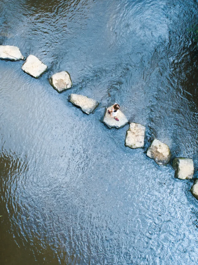 Gr365 Pas Japonais Sur La Riviere L Ernee Andouille Cp Pascal Beltrami Mayenne Tourisme 1920px (2)