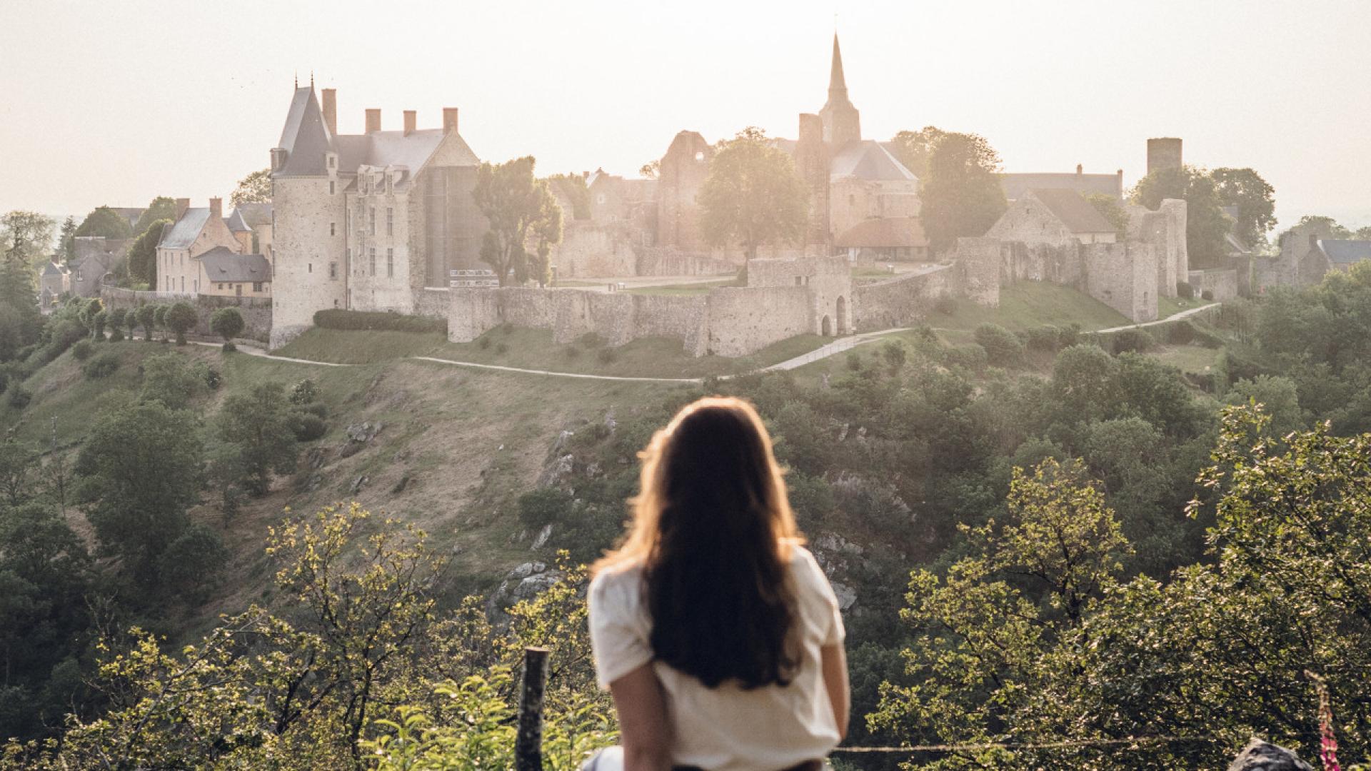 Tertre Ganne Sainte Suzanne Chammes Cp Mathieu Lassalle French Wanderers Mayenne Tourisme 1920px