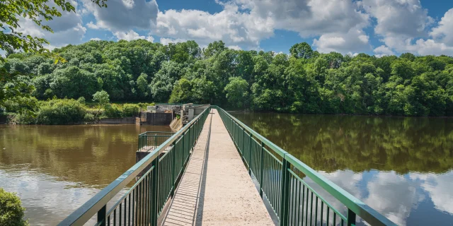 Barrage au Lac de Haute Mayenne