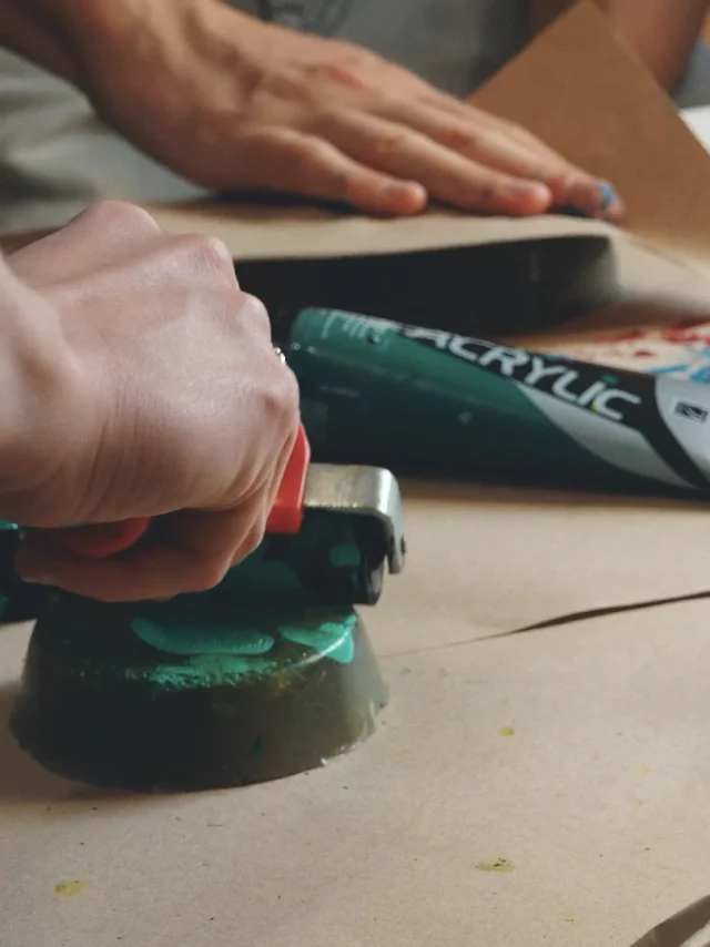 Atelier Livre D'artiste Viviane Michel.00 00 12 15.still005