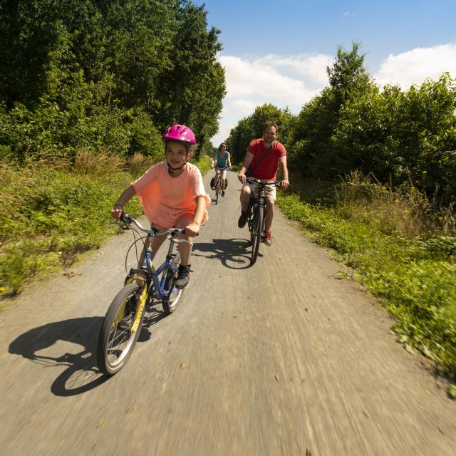 EN IMAGES. Décos, vélos géants… En Mayenne, les communes ont mis le paquet  pour le Tour de France