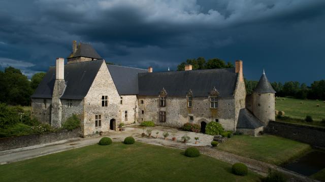 Château De La Grande Courbe à Brée©pascal Beltrami