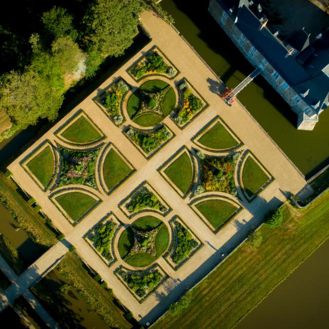 Chateau Des Arcis Meslay Du Maine Cp Pascal Beltrami Mayenne Tourisme 1920px