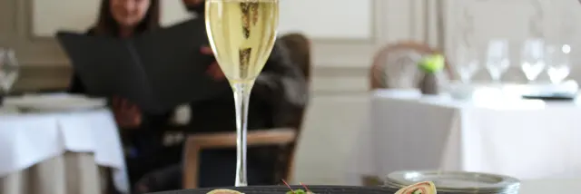 Hotel Restaurant Perier Du Bignon Laval (ville) Cp Mayenne Tourisme 1920px