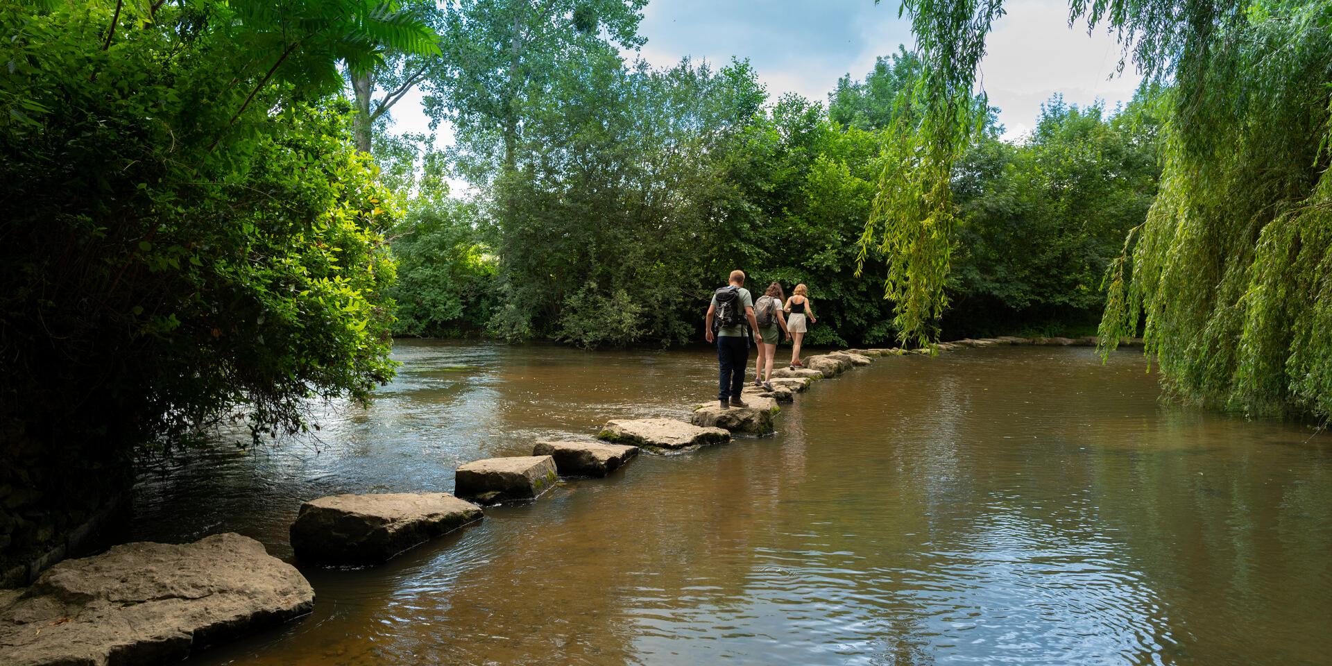 Gr365 Pas Japonais Sur La Riviere L Ernee Andouille