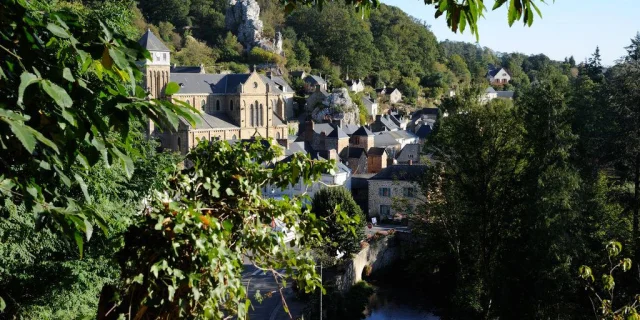 Vue sur Chailland depuis les hauteurs