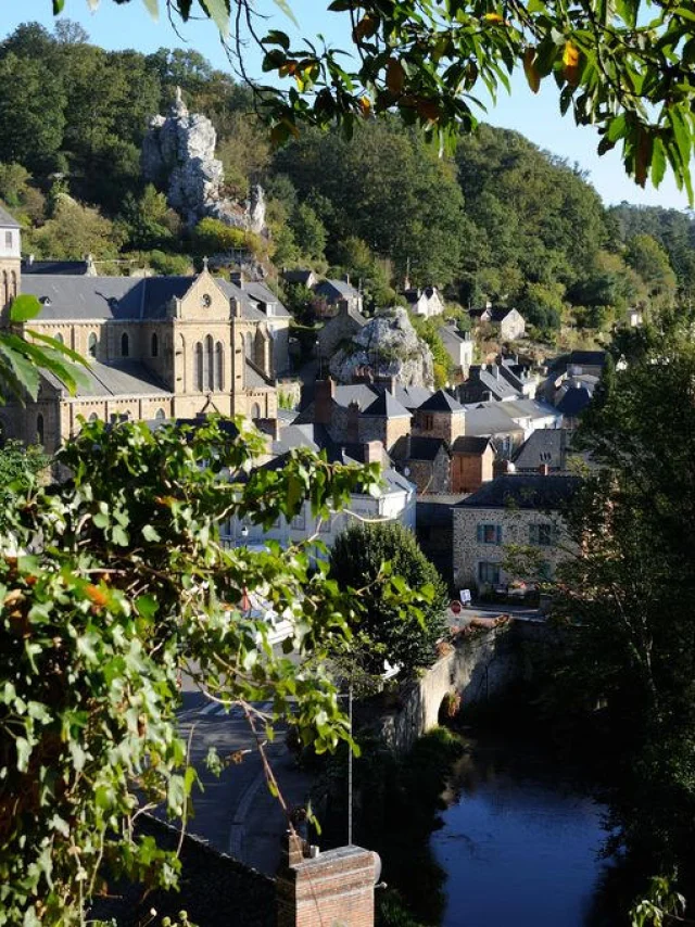 Vue sur Chailland depuis les hauteurs