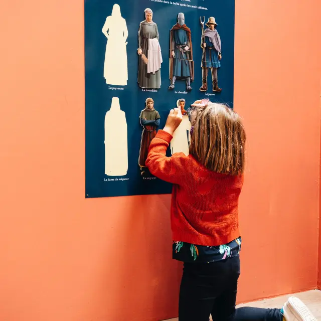 Musee Du Chateau De Mayenne Cp Nos Coeurs Voyageurs Mayenne Tourisme 7413 1920px