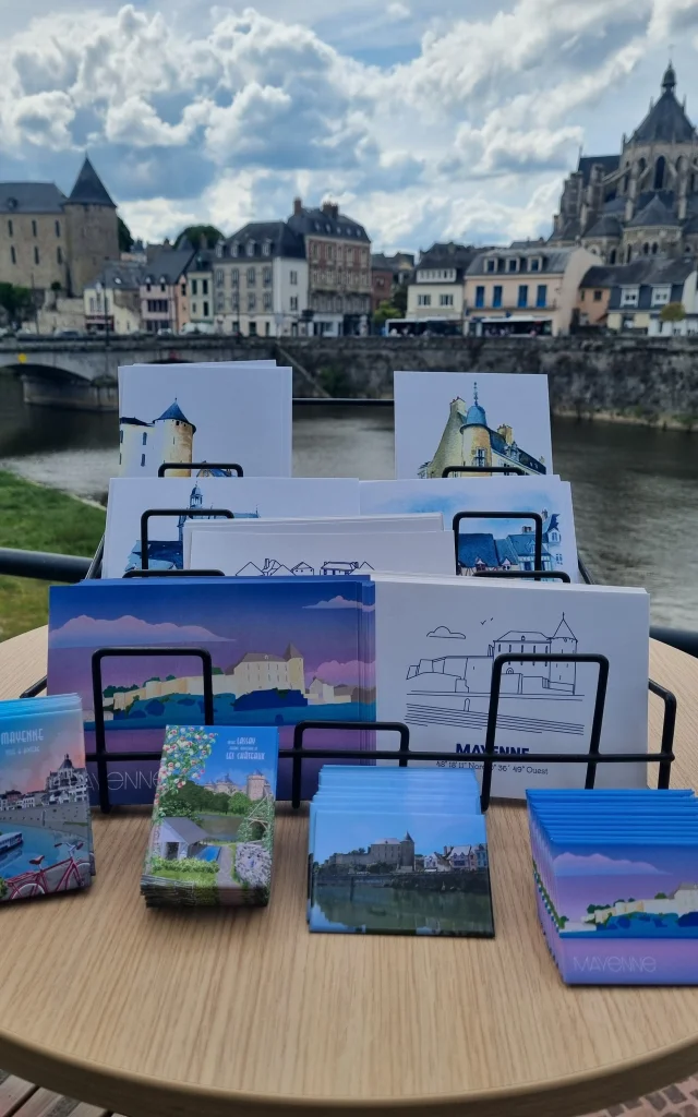Cartes-Postales-magnet-rotated.jpg