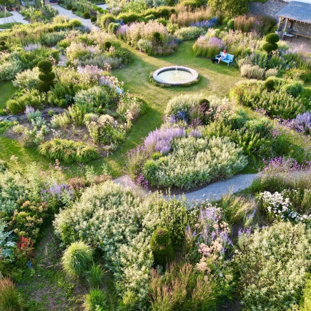 Jardin Du Chateau De La Carriere La Cropte