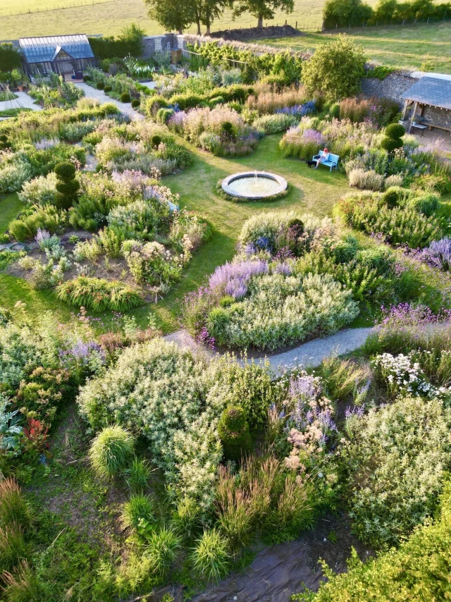 Jardin Du Chateau De La Carriere La Cropte