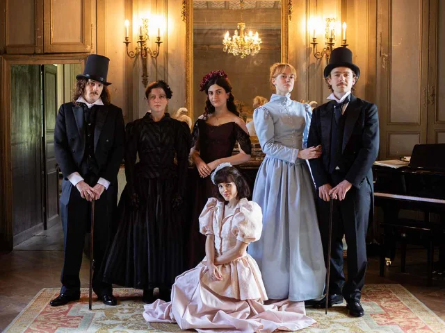 La Troupe Credit Les Joues Rouges