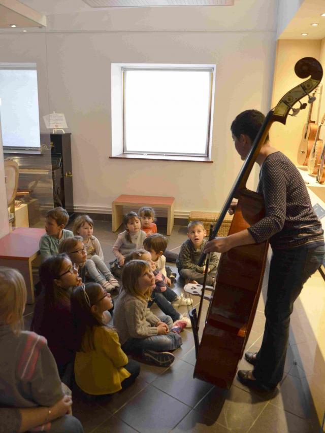 Atelier enfant musée de la lutherie