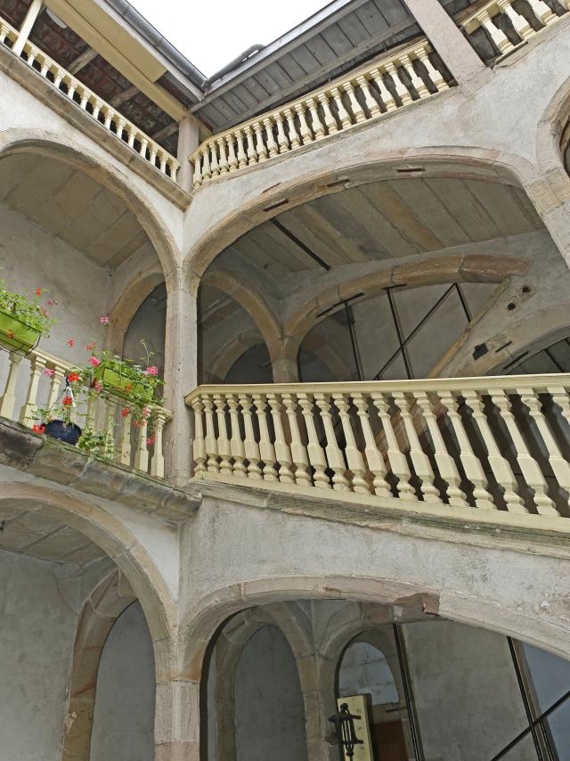 Cour Intérieure - Mirecourt