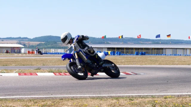 Moto - Circuit de Juvaincourt