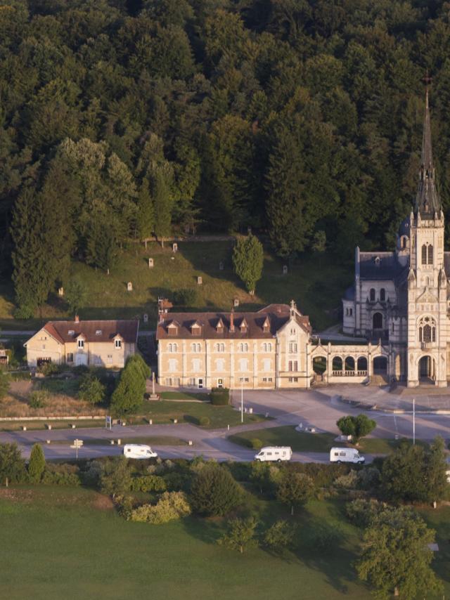 Vue Basilique Ste Jeanne D'arc 2 ©philippemassit