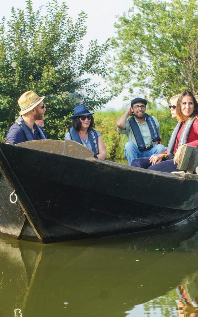 Groep in Bacôve bij Les Faiseurs de Bateaux in de moerassen van Audomarois