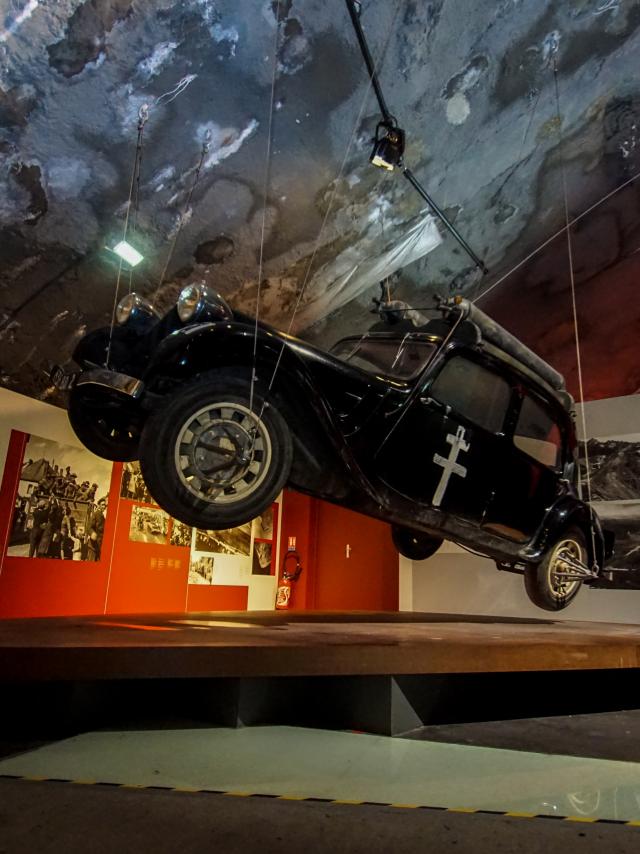 Kuppel Ausstellung Widerstand Auto Gruppe Helfaut