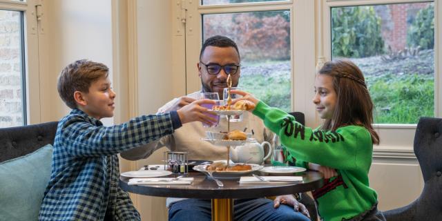 Une famille brunch au Passage Merveilleux à Saint-Omer