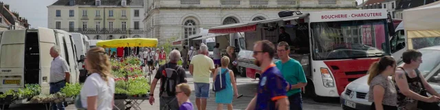 Marché de Saint-Omer en été 2024