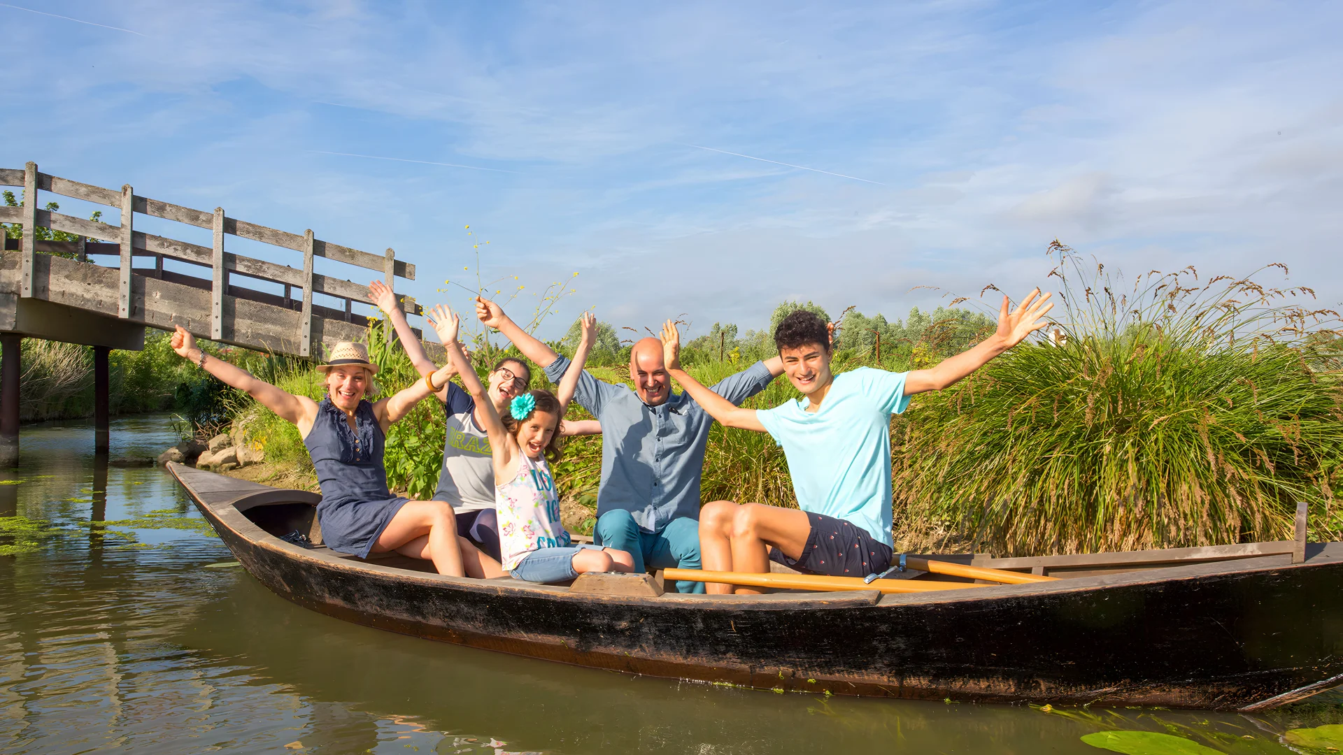 Marais Groupe Famille Bacove Tourisme En Pays De Saint Omer Upscayl 4x Realesrgan X4plus