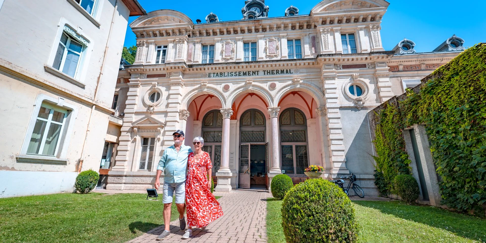 Bâtiment des Thermes d'Uriage - Balade en couple