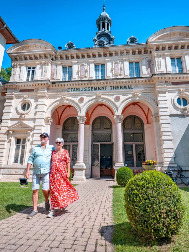 Bâtiment des Thermes d'Uriage - Balade en couple