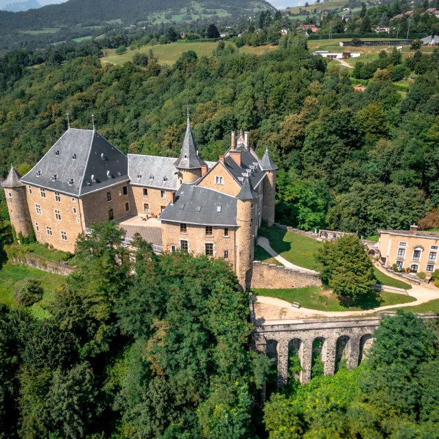 Château d'Uriage au drone - vue du ciel