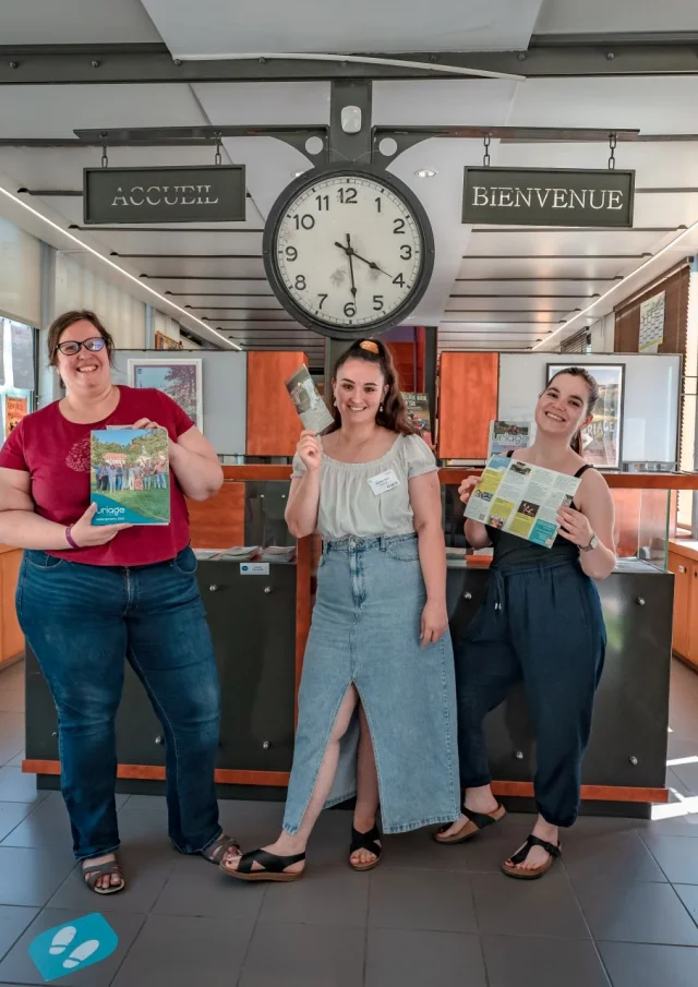 Uriage Tourist Office team