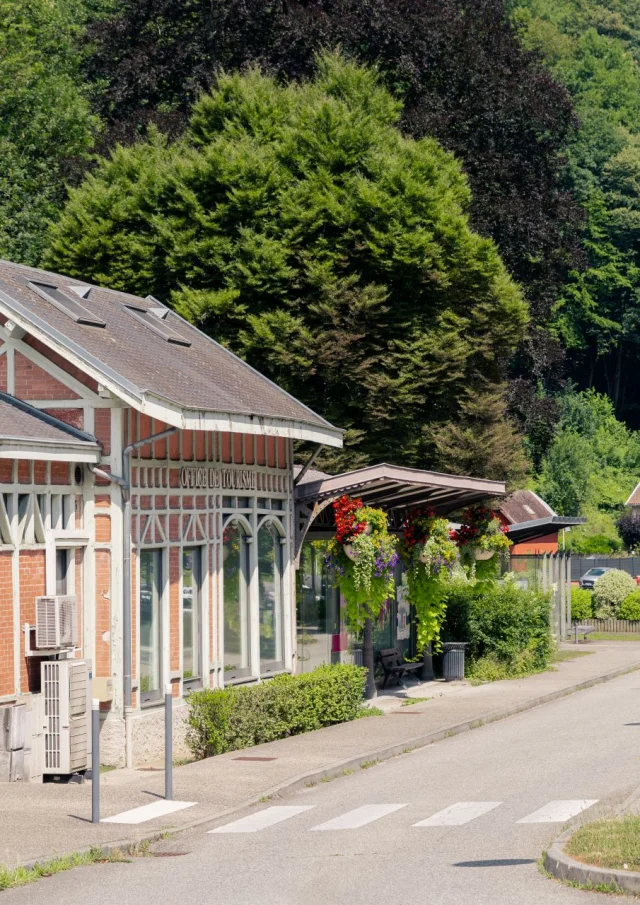 Gebouw van het VVV-kantoor van Uriage Marie El Hajal