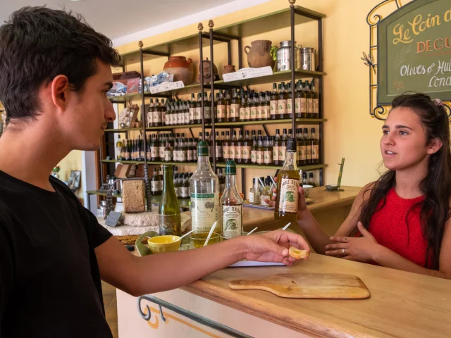 Le vieux moulin, partenaire de l'OT est un producteur d'huile d'olive selon des méthodes artisanales, le 16/07/2020.