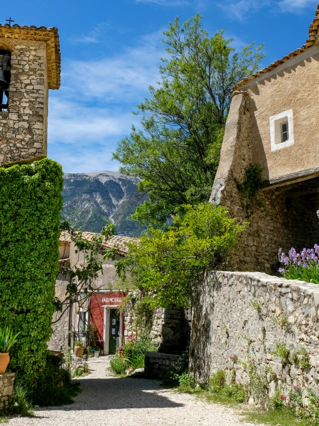 Gasse im Dorf Brantes im Toulourenc-Tal