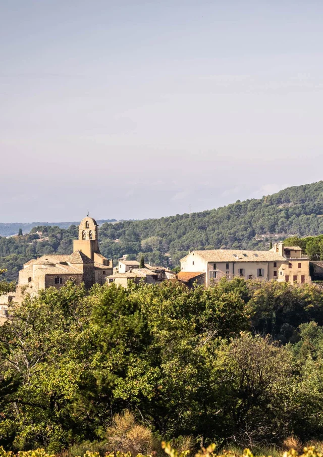 Dorf Puymeras im Herbst