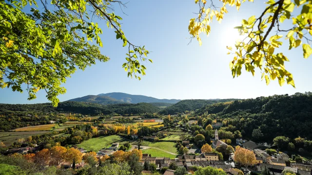 Village Entrechaux en Automne