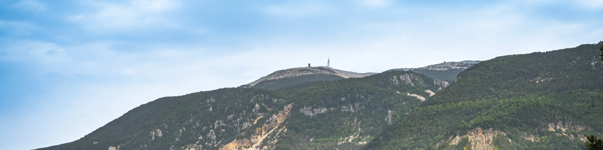 Uitzicht op de noordkant van de Mont Ventoux